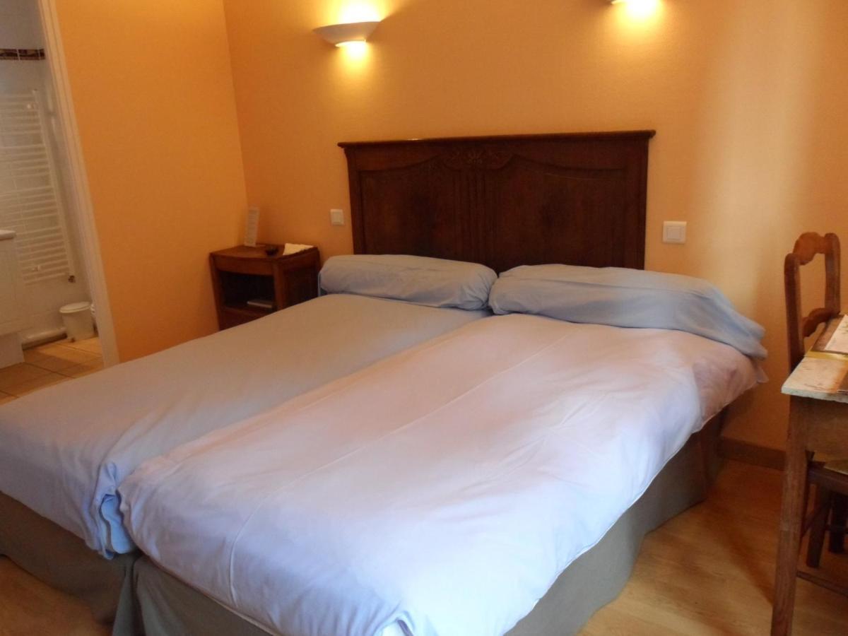 Hotel Le Petit Keriquel La Chapelle-Caro Habitación foto
