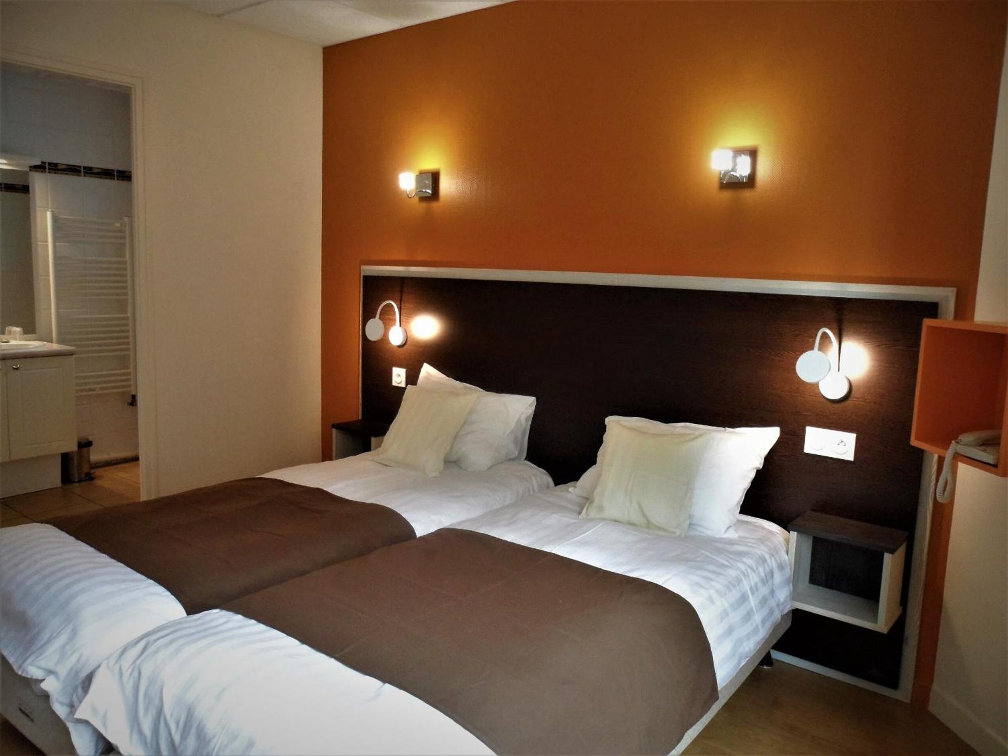 Hotel Le Petit Keriquel La Chapelle-Caro Habitación foto